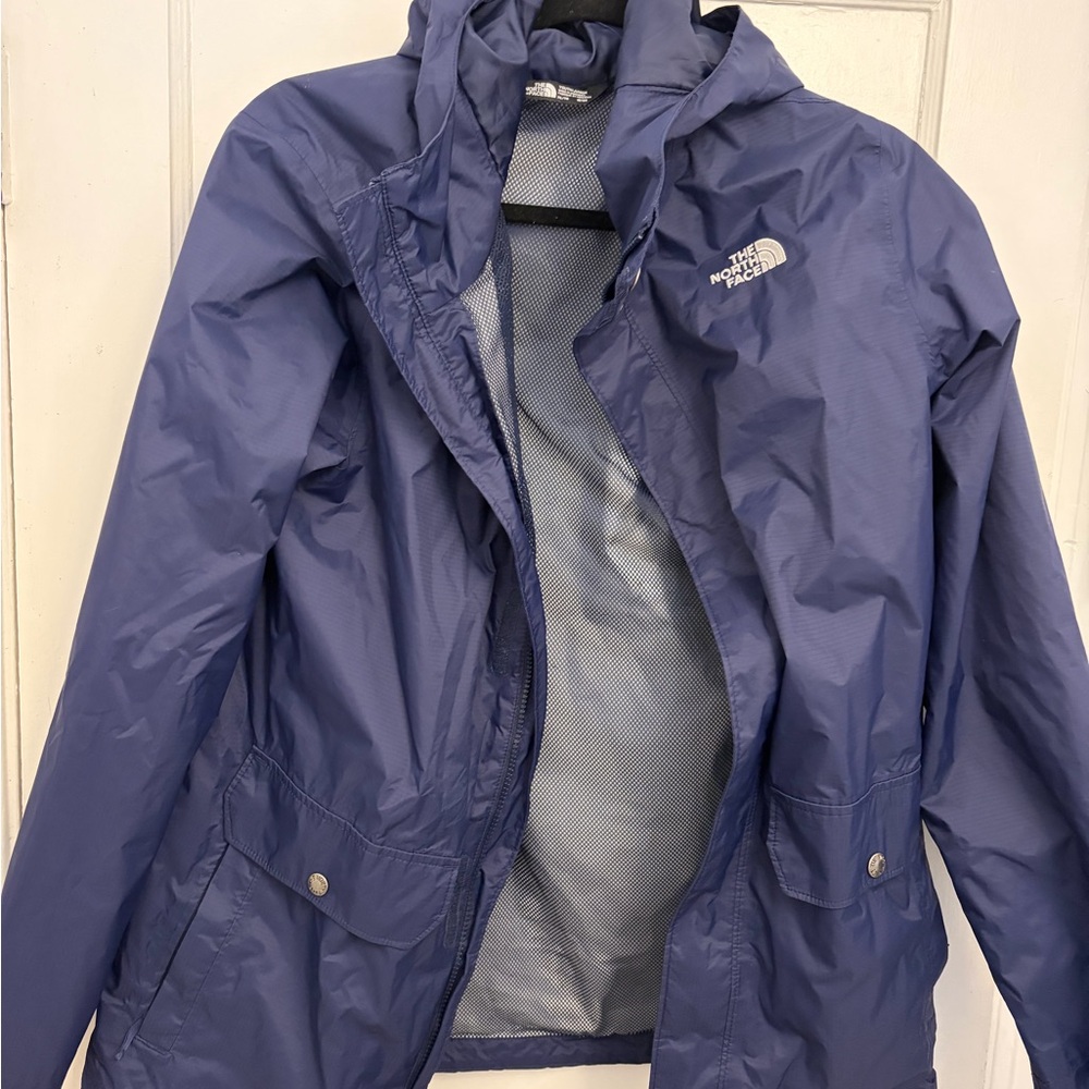 The North Face Youth Hooded Jacket in Navy Blue